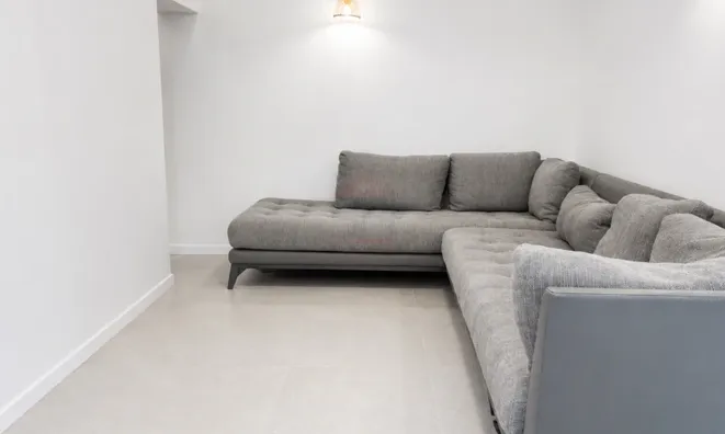 Недвижимость Apartment 5 rooms: 4