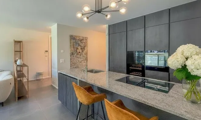 Недвижимость Apartment 5 rooms: 2