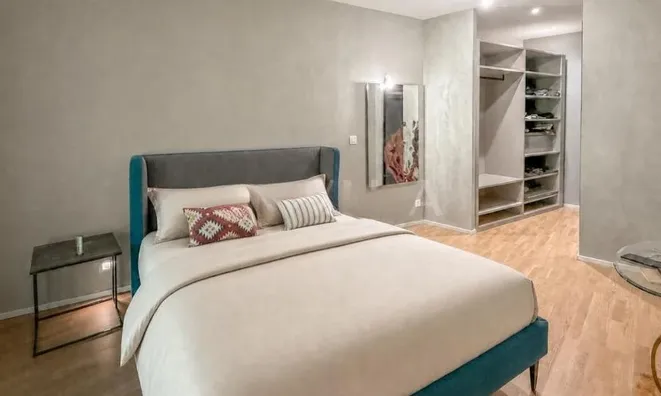 Недвижимость Apartment 5 rooms: 4