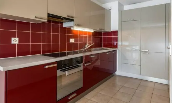 Недвижимость Apartment 5 rooms: 4