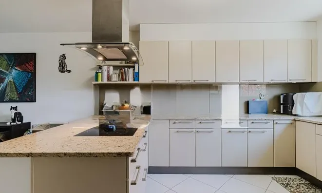 Недвижимость Bifamiliar house 6 rooms: 5