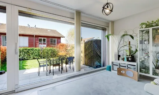Недвижимость Bifamiliar house 6 rooms: 6