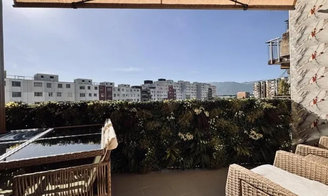 Недвижимость Apartment 4 rooms: 2