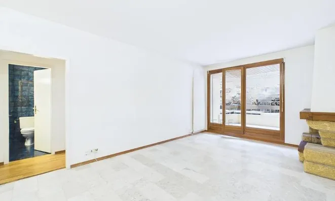 Недвижимость Apartment 3 rooms: 6