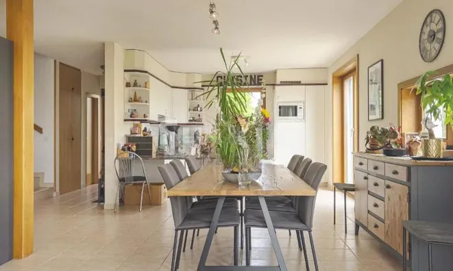 Недвижимость Single house 12 rooms: 6