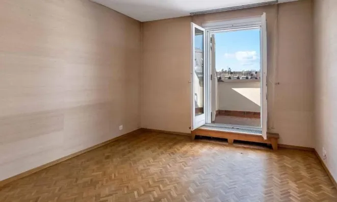 Недвижимость Apartment 5 rooms: 7