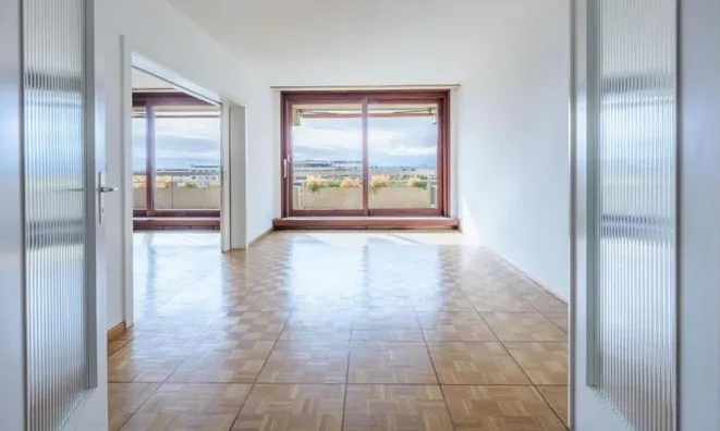 Недвижимость Apartment 5 rooms: 2