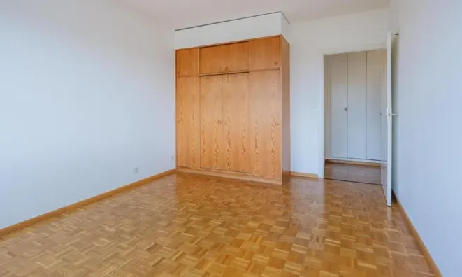 Недвижимость Apartment 5 rooms: 3