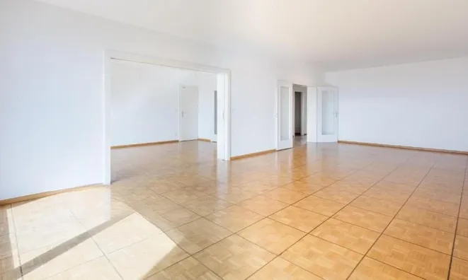 Недвижимость Apartment 5 rooms: 4