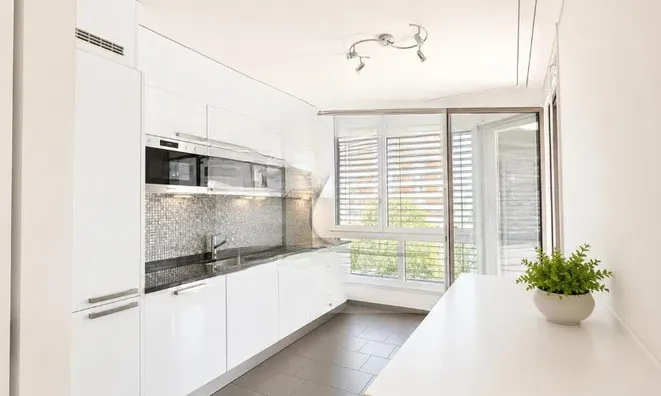 Недвижимость Apartment 4 rooms: 2