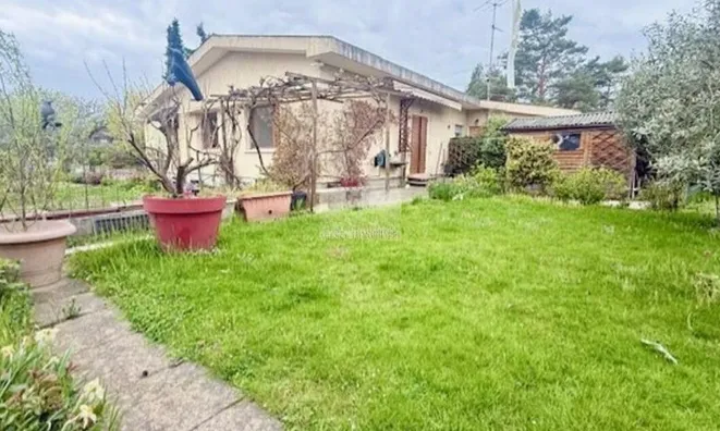 Недвижимость Single house 8.5 rooms: 1
