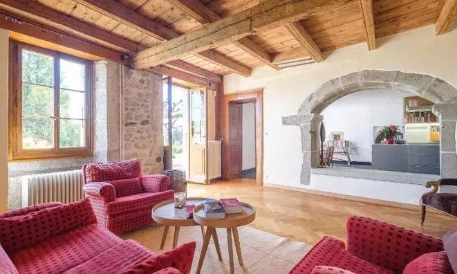 Недвижимость Single house 18 rooms: 4
