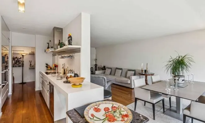 Недвижимость Apartment 5 rooms: 4