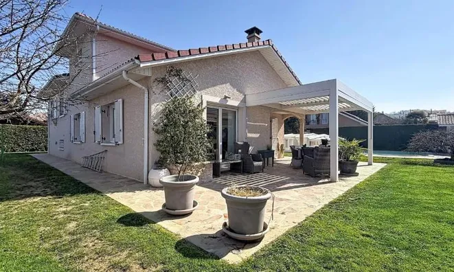 Недвижимость Single house 5 rooms: 7
