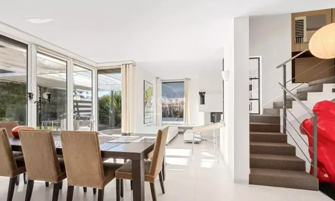 Недвижимость Single house 8 rooms: 6