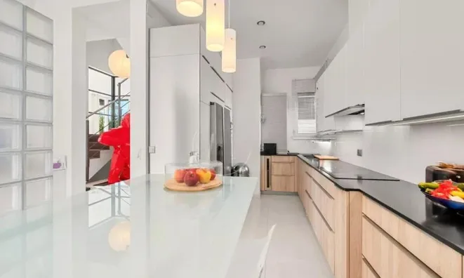 Недвижимость Single house 8 rooms: 10