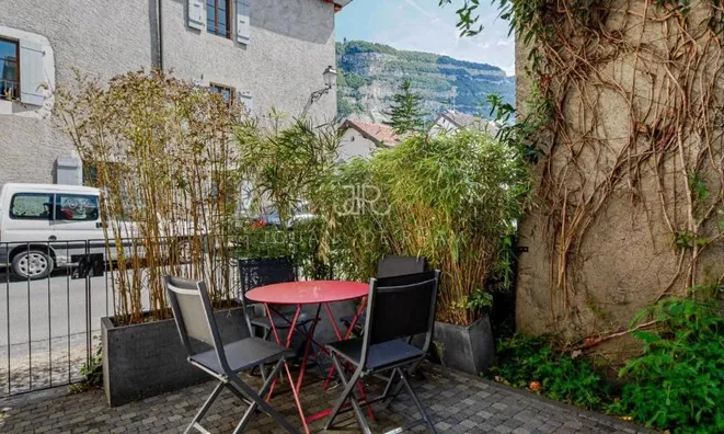 Недвижимость Single house 7 rooms: 8