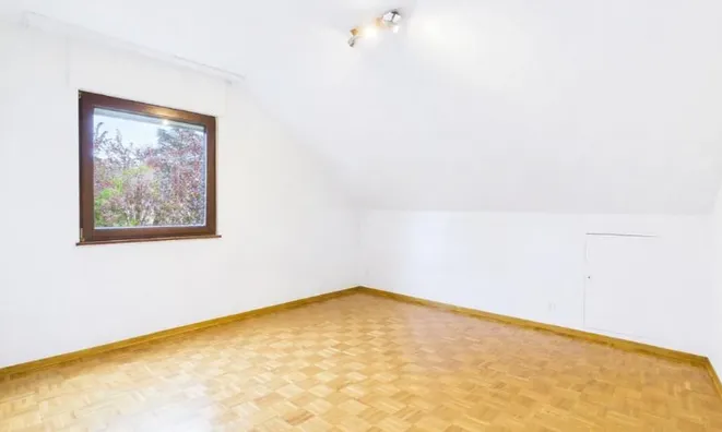 Недвижимость Single house 6 rooms: 8