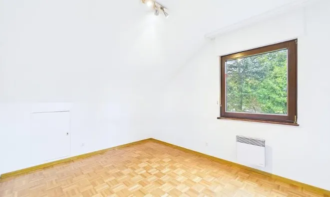 Недвижимость Single house 6 rooms: 10