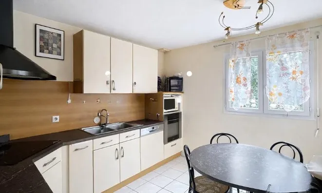 Недвижимость Single house 5 rooms: 3