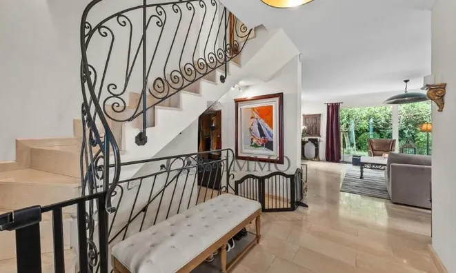 Недвижимость Single house 7 rooms: 5