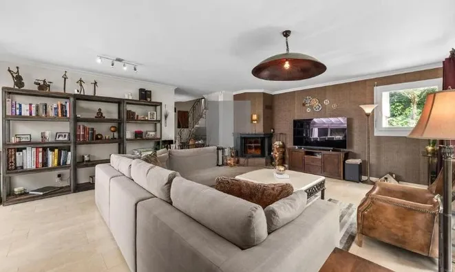 Недвижимость Single house 7 rooms: 6