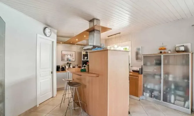 Недвижимость Villa 8 rooms: 4