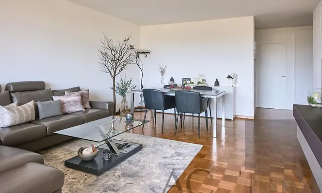 Недвижимость Apartment 4 rooms: 2
