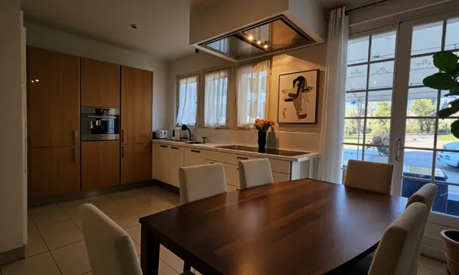 Недвижимость Single house 10 rooms: 3