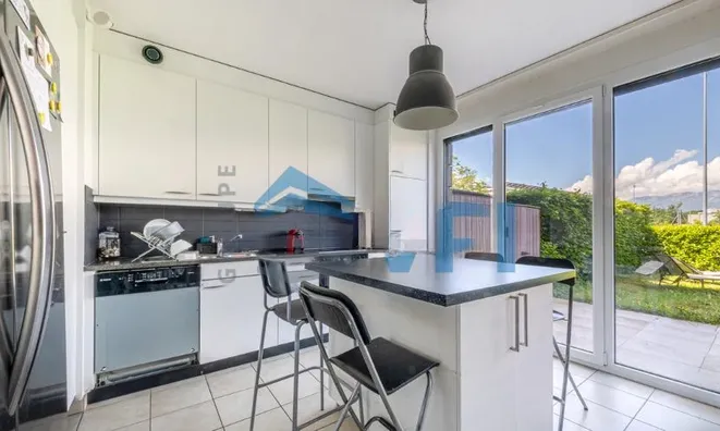 Недвижимость Apartment 4 rooms: 1