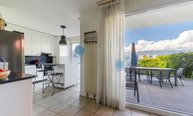 Недвижимость Apartment 4 rooms: 2