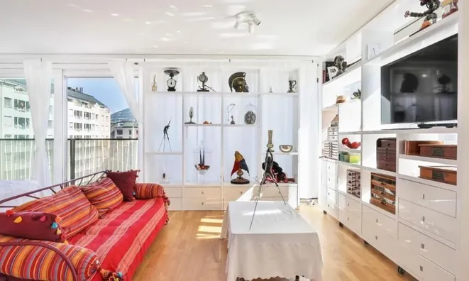 Недвижимость Apartment 4 rooms: 2