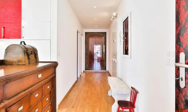 Недвижимость Apartment 4 rooms: 10