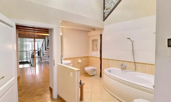 Недвижимость Single house 7 rooms: 6
