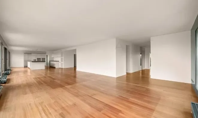 Недвижимость Apartment 9 rooms: 5