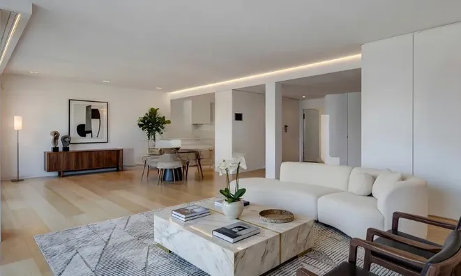 Недвижимость Apartment 4 rooms: 1