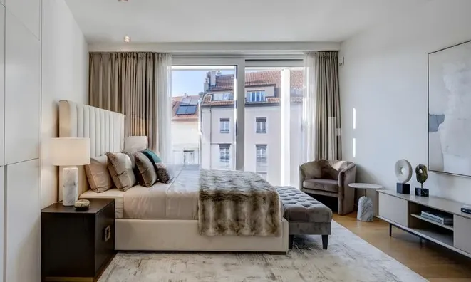 Недвижимость Apartment 4 rooms: 2