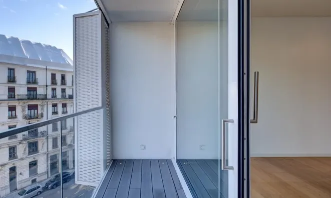Недвижимость Apartment 4 rooms: 3