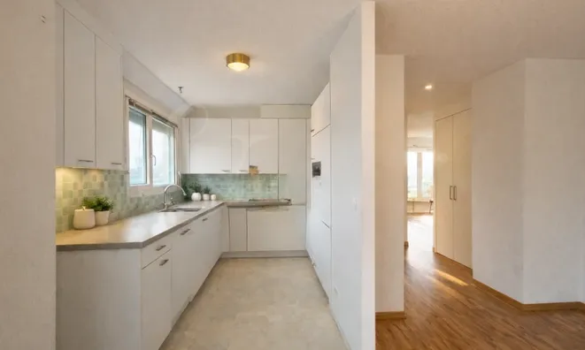 Недвижимость Attic flat 5 rooms: 5