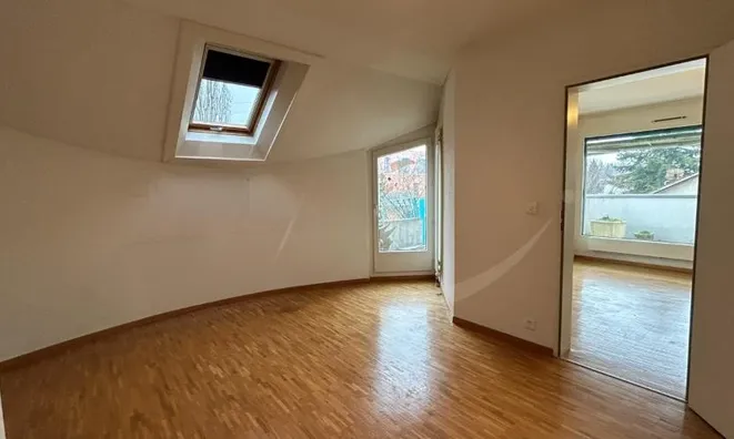 Недвижимость Attic flat 5 rooms: 6