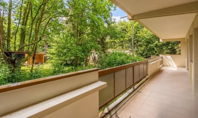 Недвижимость Apartment 4 rooms: 3