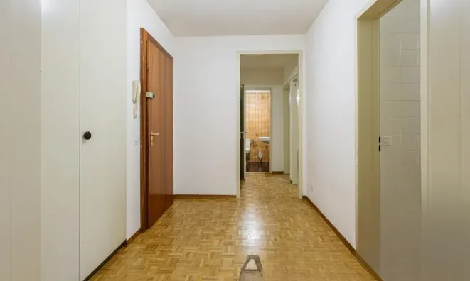 Недвижимость Apartment 4 rooms: 4