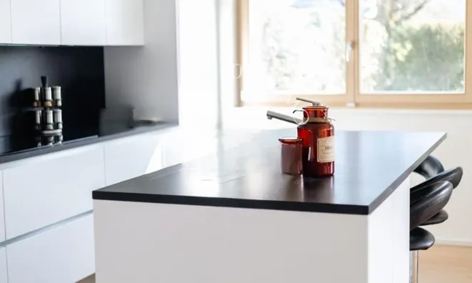 Недвижимость Apartment 5 rooms: 4