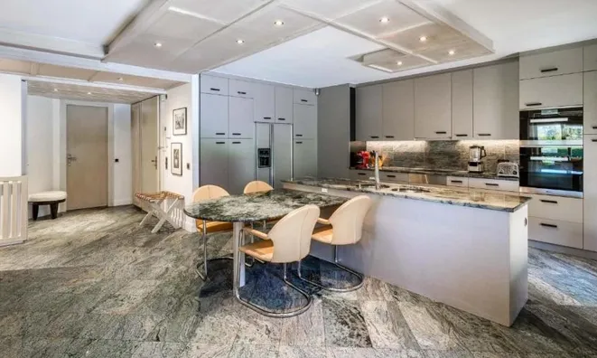 Недвижимость Apartment 6 rooms: 3
