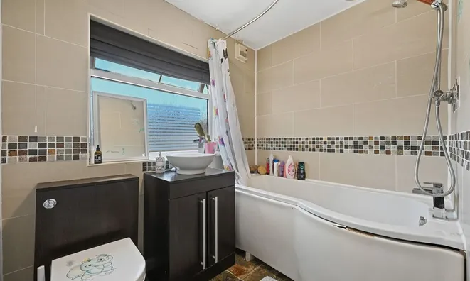 Недвижимость Nightingale Road, London, 4: 1