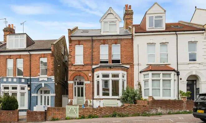 Недвижимость Ferme Park Road, Hornsey: 4