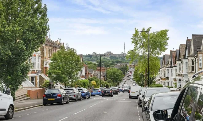 Недвижимость Ferme Park Road, Hornsey: 5