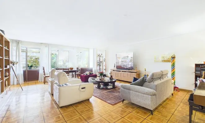 Недвижимость Apartment 6 rooms: 1