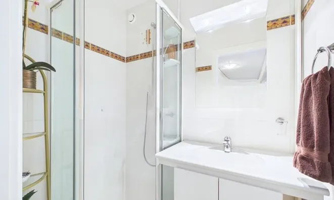 Недвижимость Apartment 6 rooms: 9