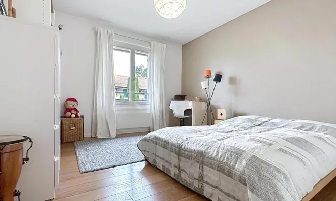 Недвижимость Apartment 9 rooms: 6